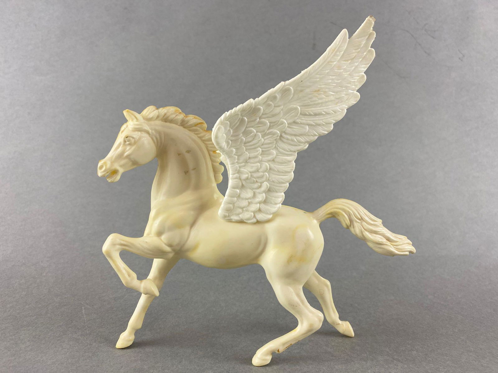 Mattel Clash Of The Titans Pegasus figure: 6.25x2.25x6.5 inches. Some minor wear on wing tips, discoloration. 1980 Mattel, Inc