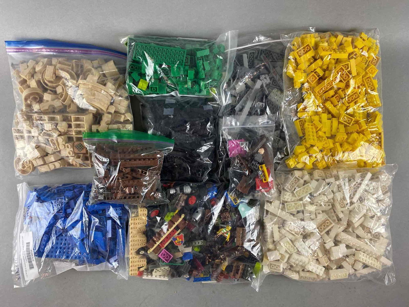 Large group of assorted Lego bricks and accessories (1 of 5)