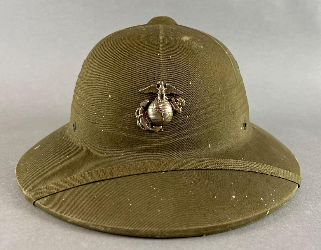 WW2 Marine Corps Pith Helmet: Nice Condition with Insignia