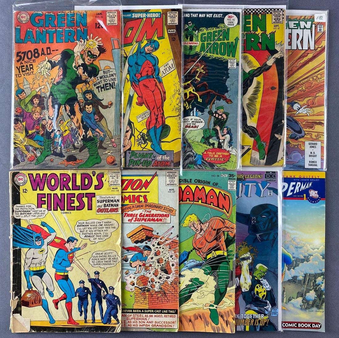 Group of 10 assorted DC Comics Comic Books (1 of 3)