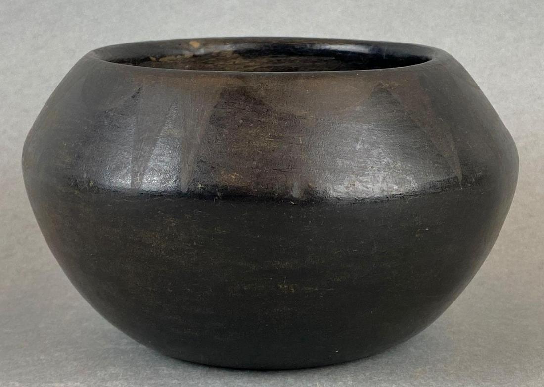 Small Stoneware Bowl (1 of 4)