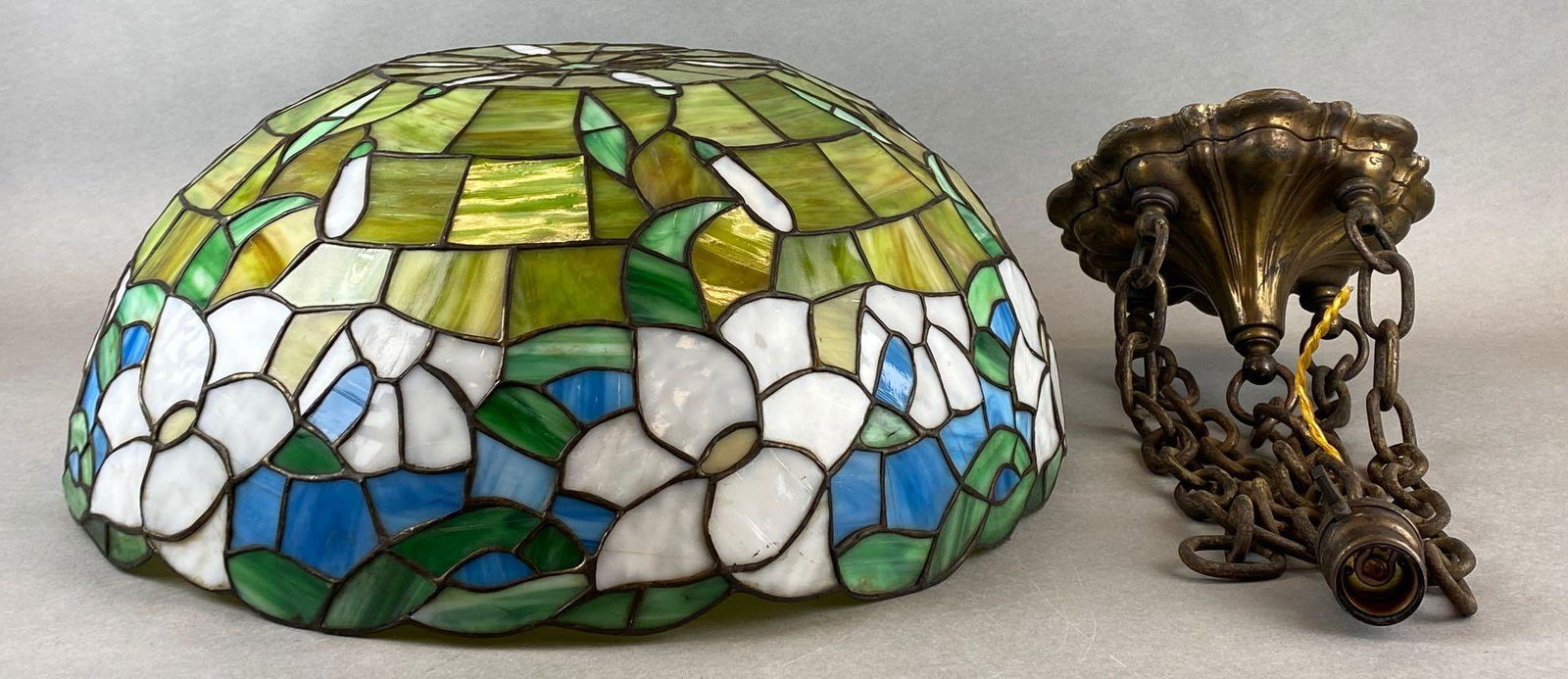 Hanging Stained Glass Light Fixture (1 of 5)