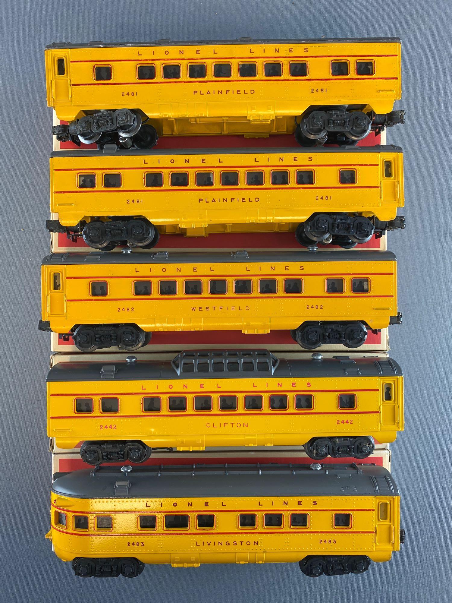 Group of 5 Lionel O Gauge Passenger Cars (1 of 8)