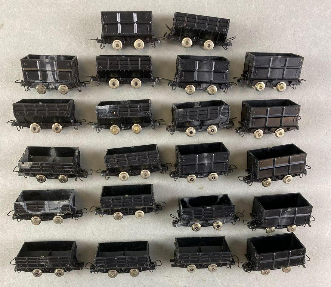 Group of 22 N Gauge Train Cars (1 of 3)