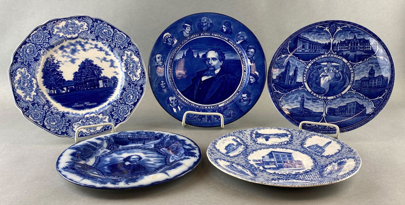Group of 5 Assorted Blue and White Ceramic Plates (1 of 9)