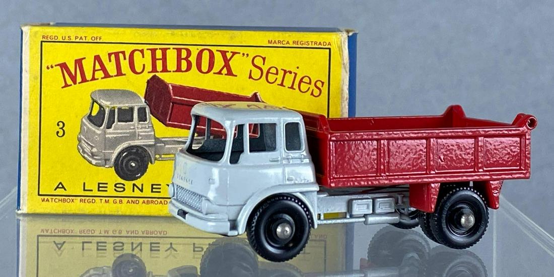 Matchbox No. 3 Bedford Tipper Truck die-cast vehicle (1 of 9)