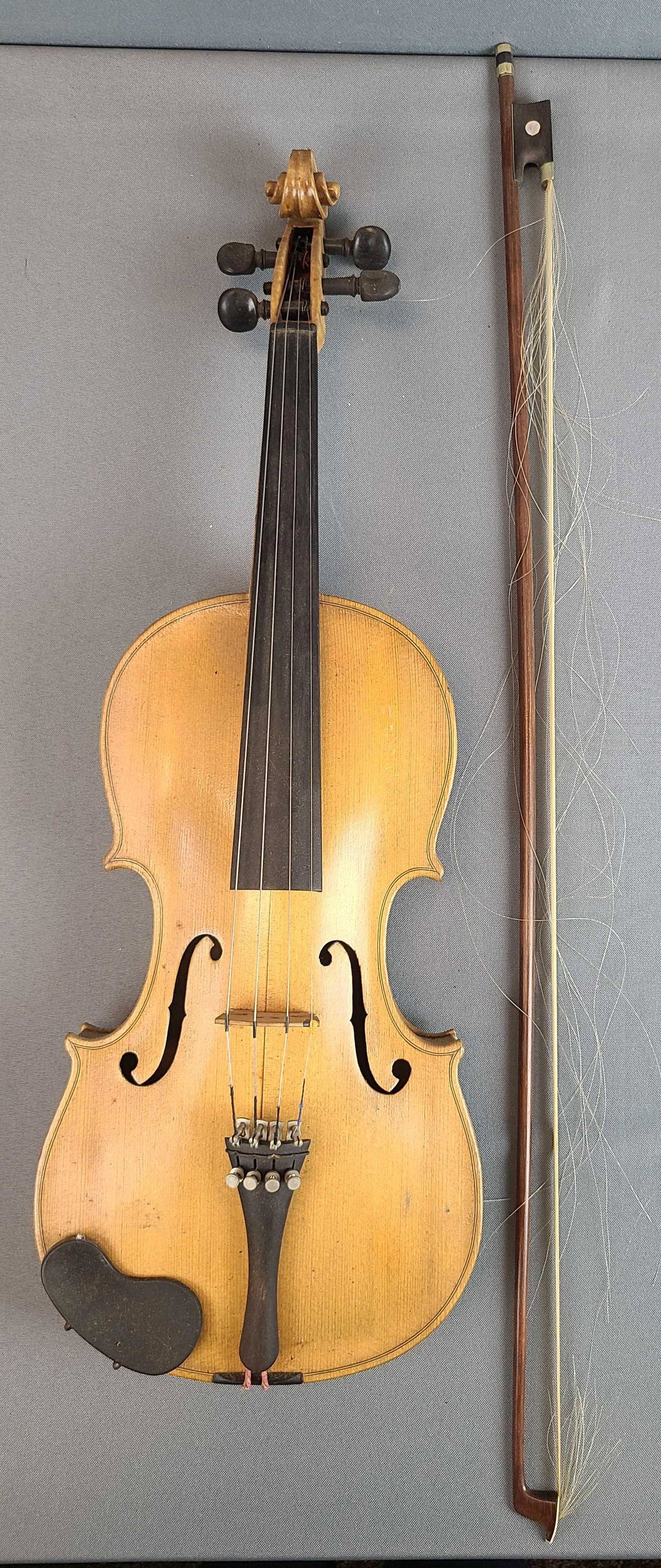 Nicolaus Amatus Maple Violin and bow with case (1 of 7)