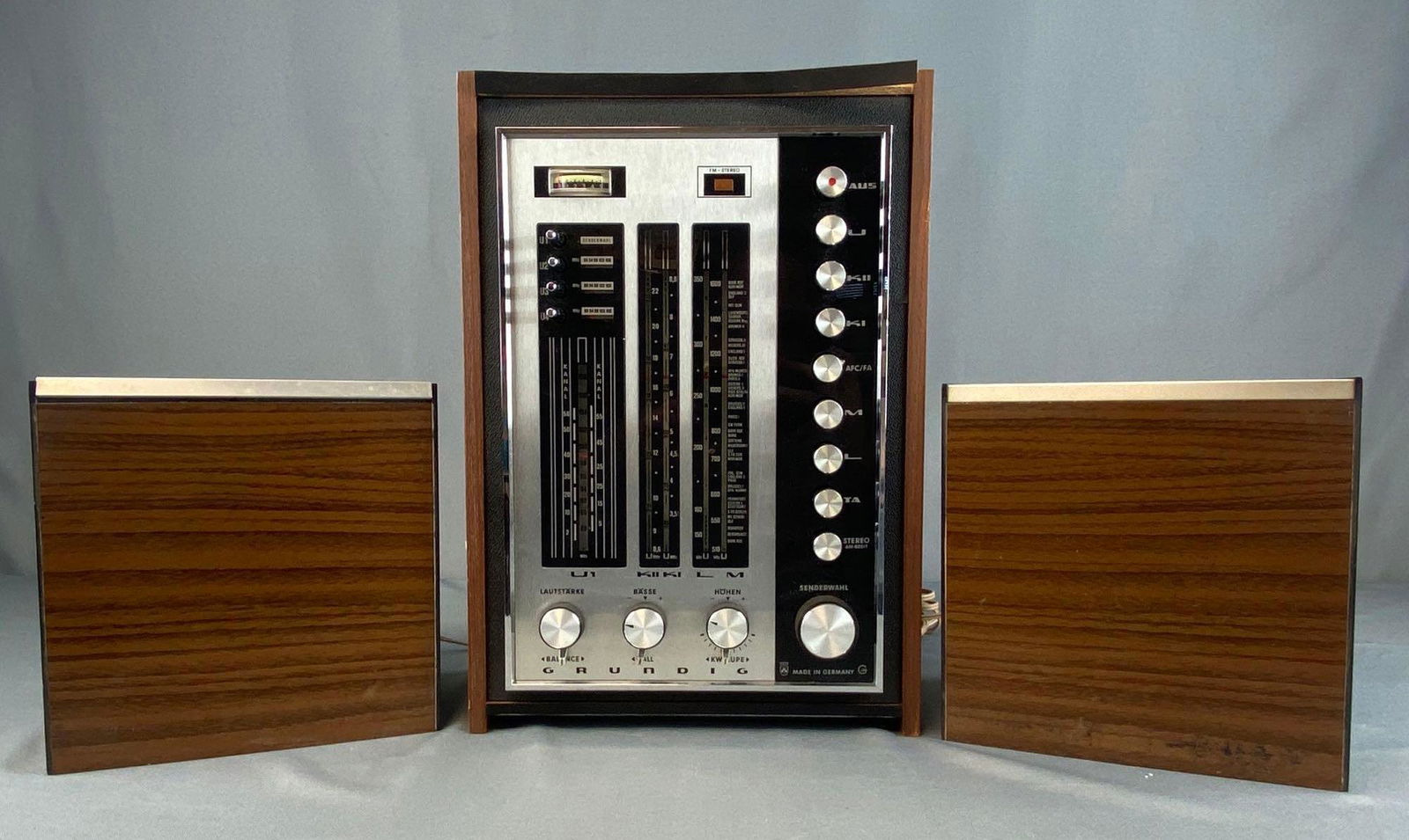 Group of 3 Grundi Stereo/Reciever and Speakers (1 of 7)