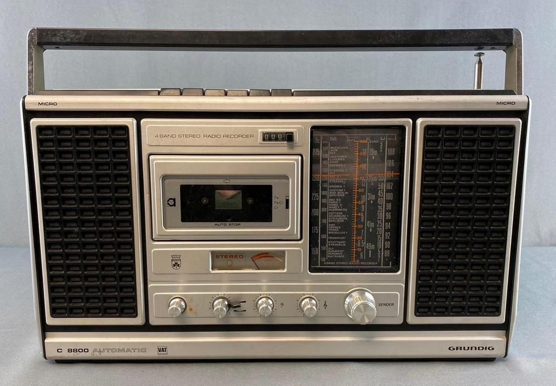 Grundig C8800 Automatic Radio with Recorder (1 of 7)