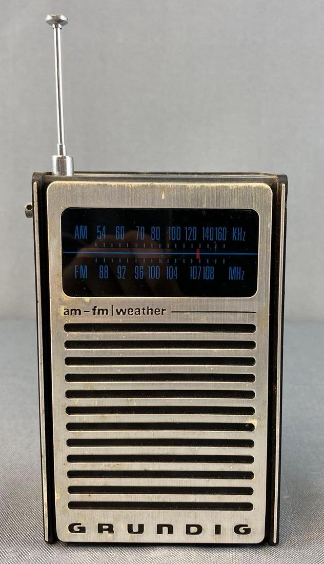 Grundig Model PR-19 Portable Radio (1 of 5)
