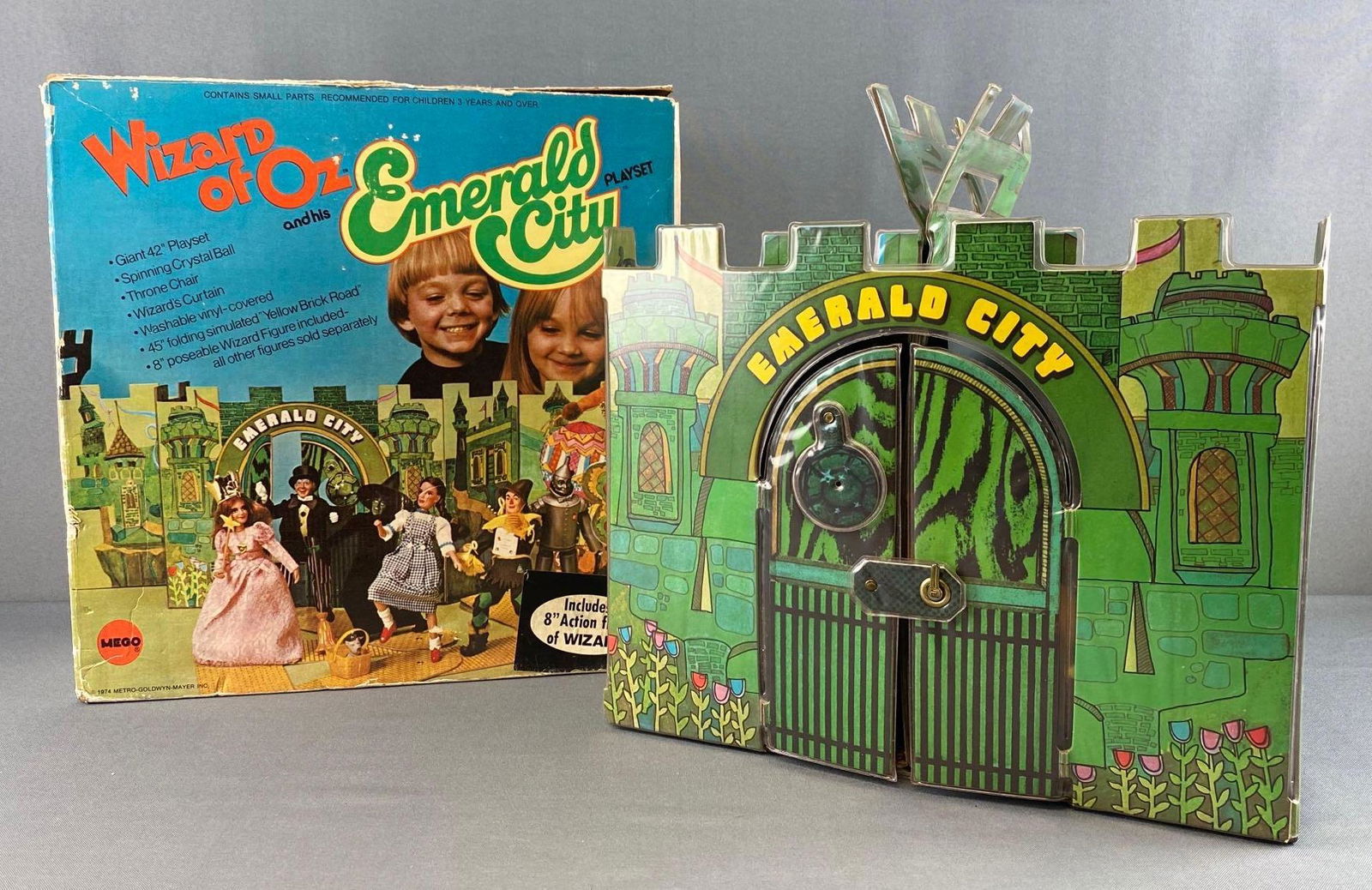 Mego The Wizard of Oz and his Emerald City Playset and Figures (1 of 15)