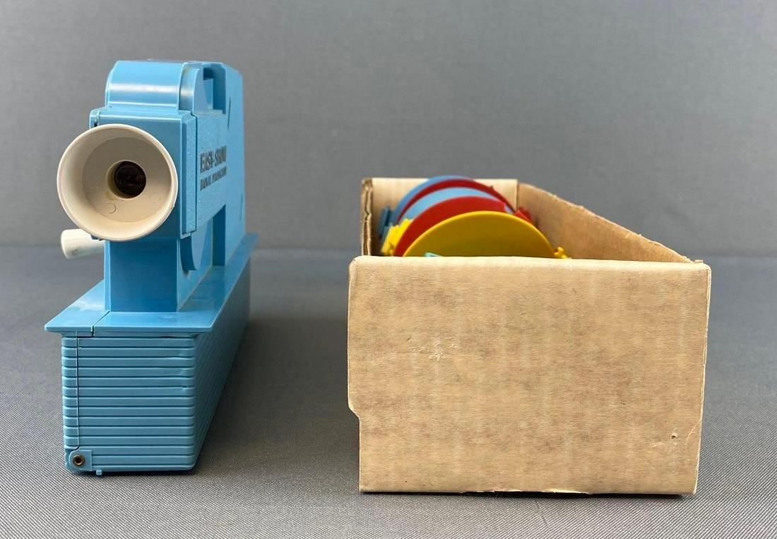 Easy-Show Movie Projector with Assorted Movies (1 of 7)