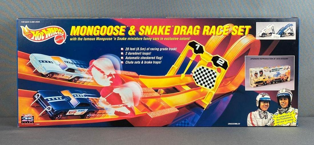 Hot-Wheels Mongoose and Snake Drag Race Set (1 of 3)