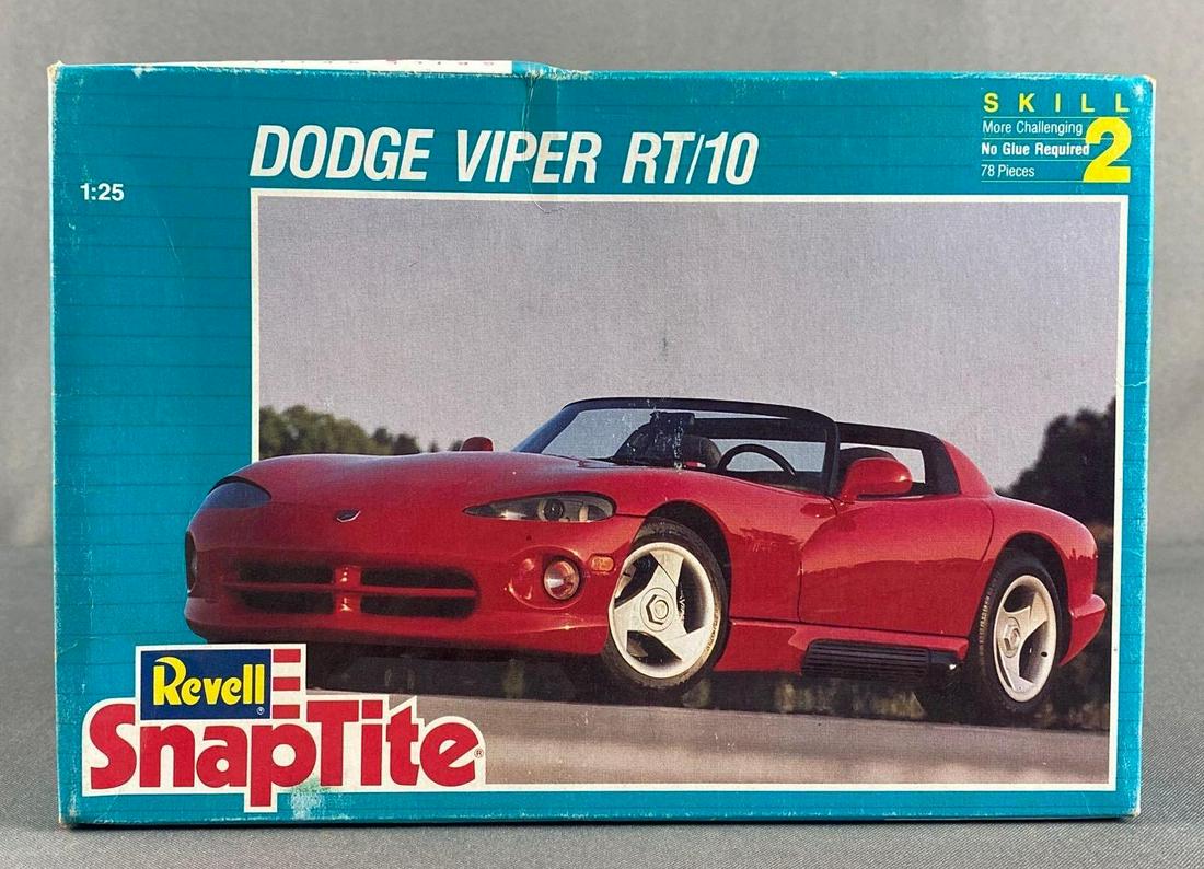 Revell SnapTite Dodge Viper RT/10 Model Kit (1 of 3)