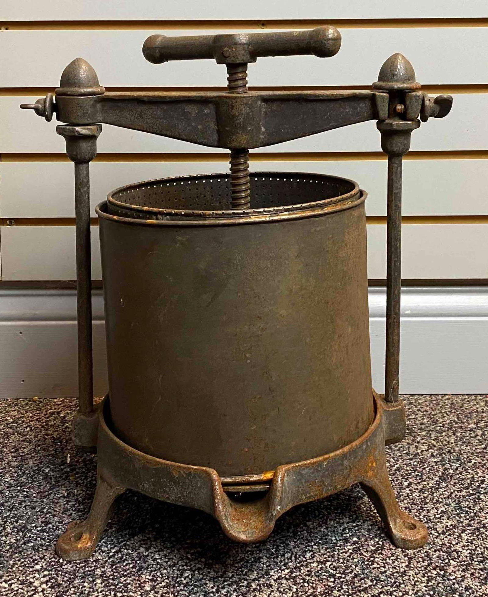 Classic Fruit and Lard Press (1 of 4)