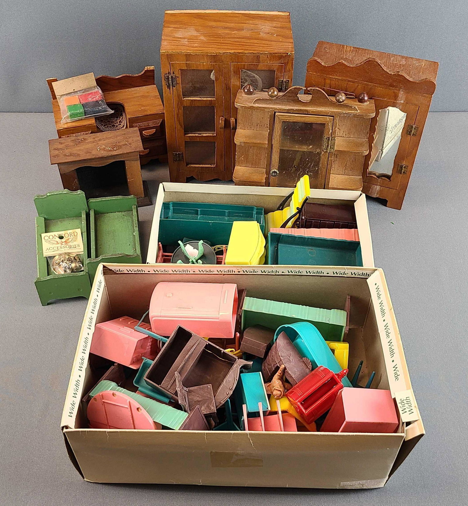 Large group of Dollhouse Furniture and Accessories (1 of 4)