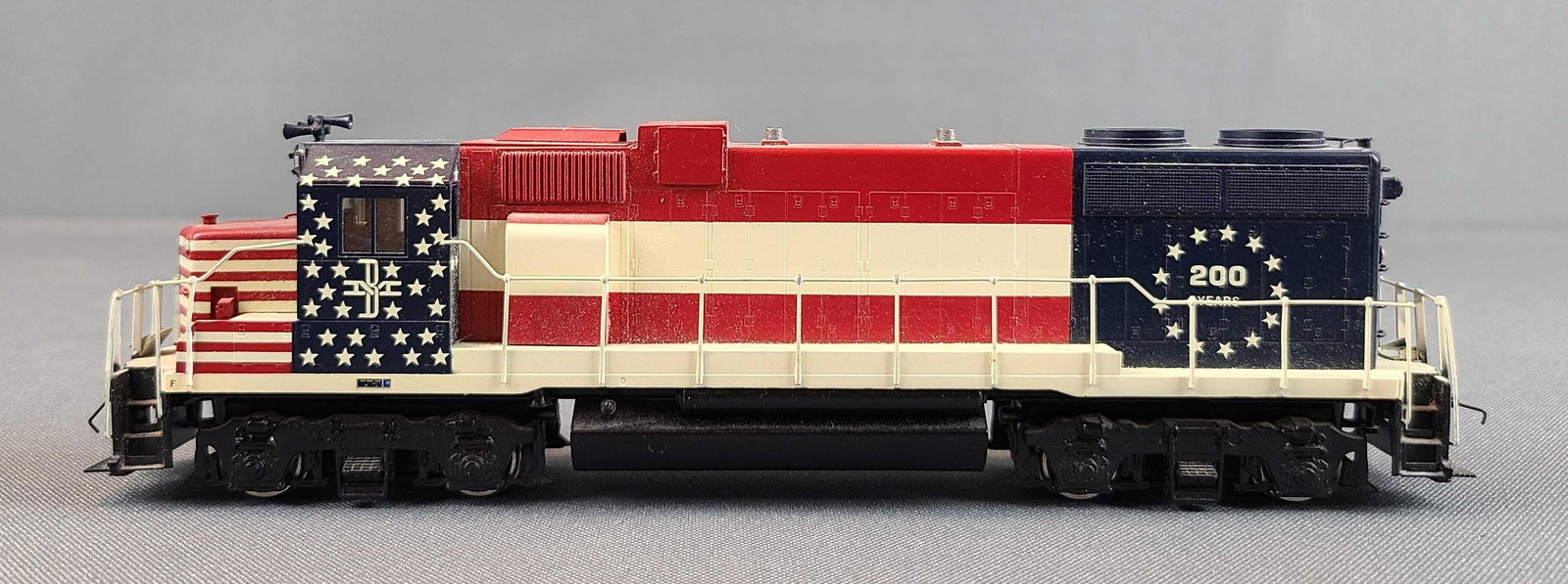 Alco HO Scale Bicentennial Brass Diesel Engine (1 of 7)