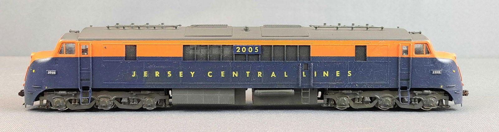 Red Ball HO Scale Brass Two Cab Road Diesel (1 of 6)