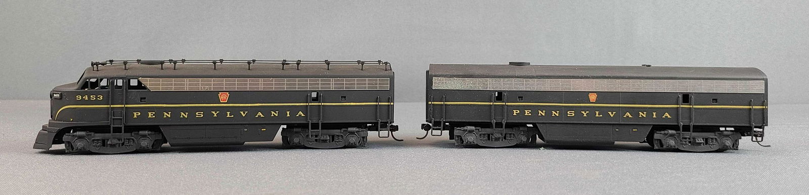 Red Ball HO Scale Brass Pennsylvania Railroad Train Cars (1 of 7)