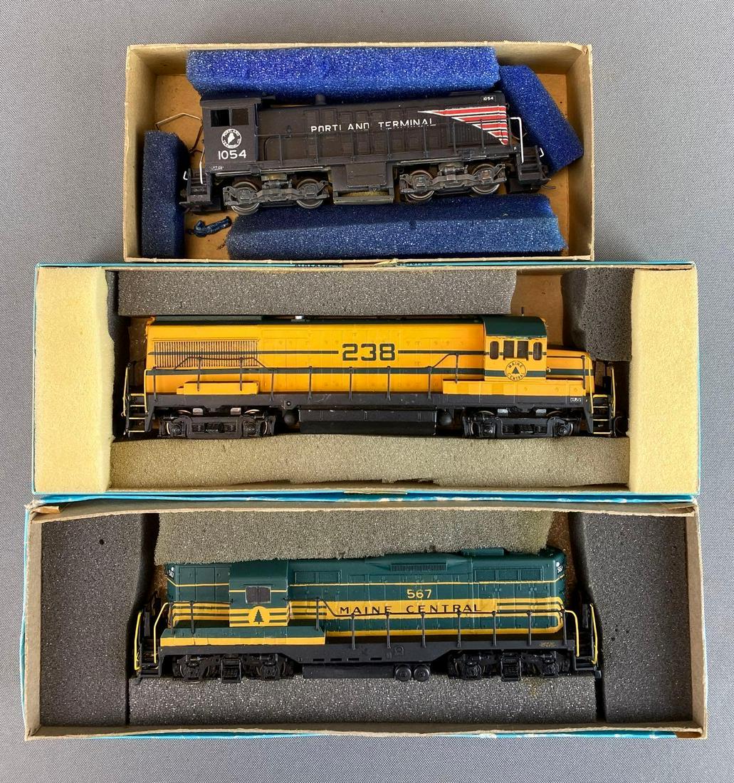 Group of 3 Athearn HO Scale Diesel Locomotives (1 of 4)