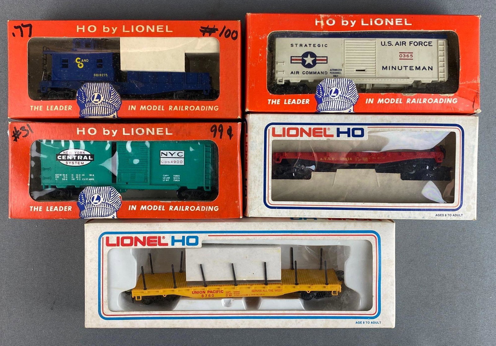 Group of 5 Lionel HO Scale Train Cars (1 of 4)