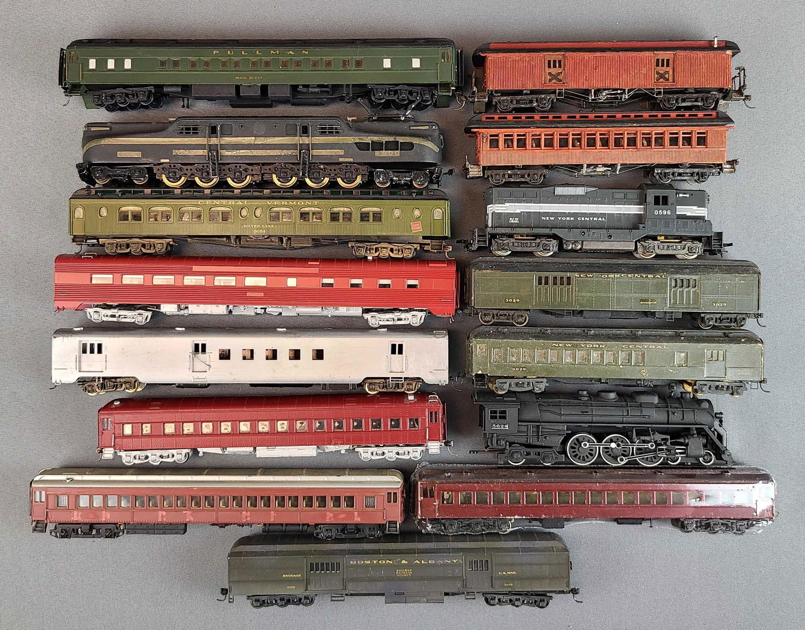 Group of 15 HO Scale Train Cars (1 of 3)