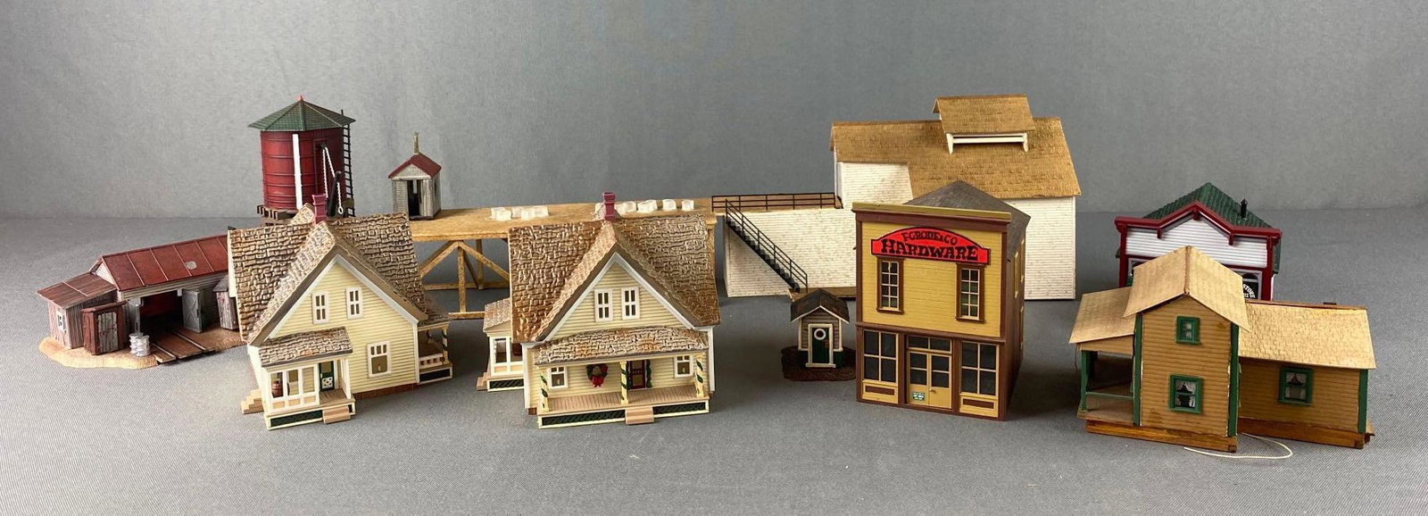 Group of 8 HO Scale Train Building Models (1 of 4)