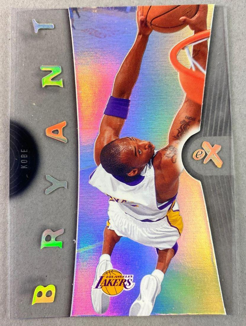 2006 Fleer eX Kobe Bryant #17 (1 of 2)