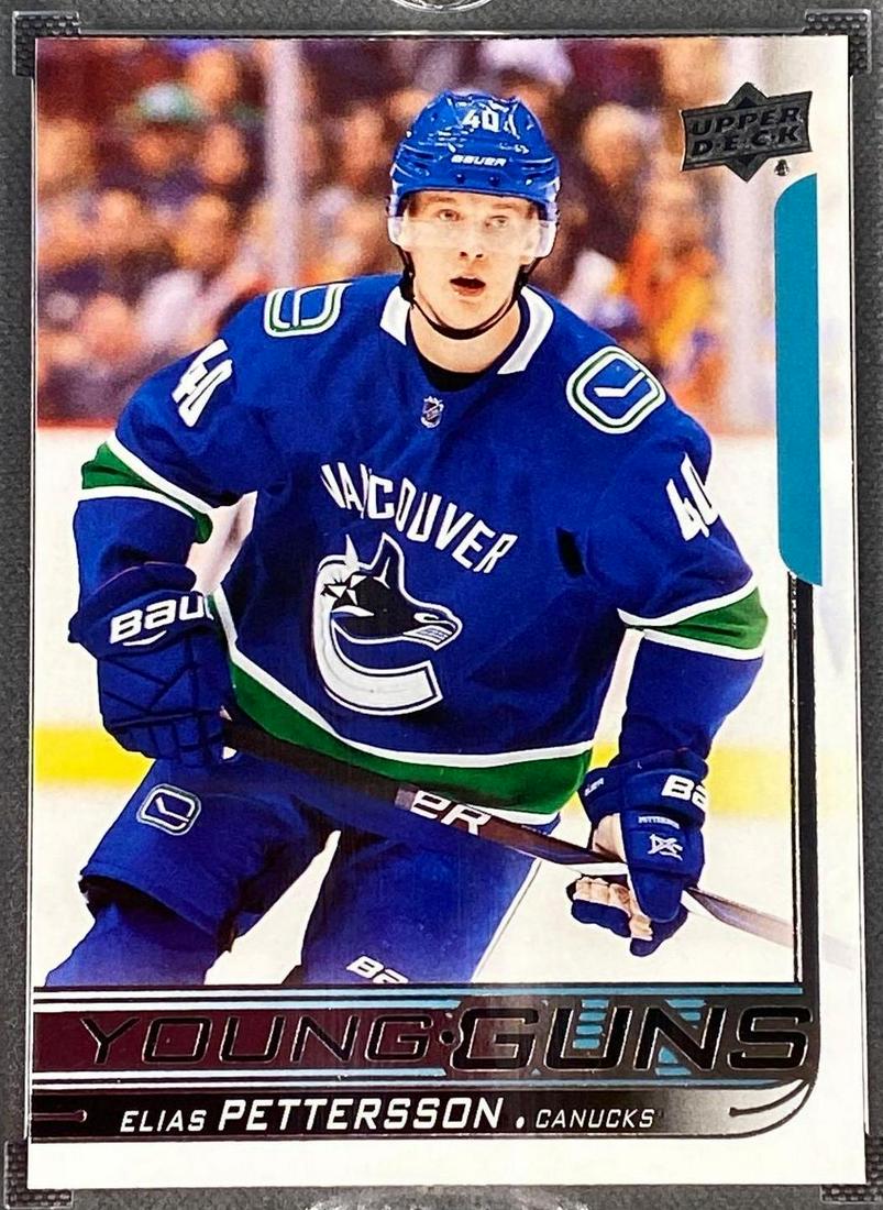 2018-19 Upper Deck Young Guns Elias Pettersson Card (1 of 3)