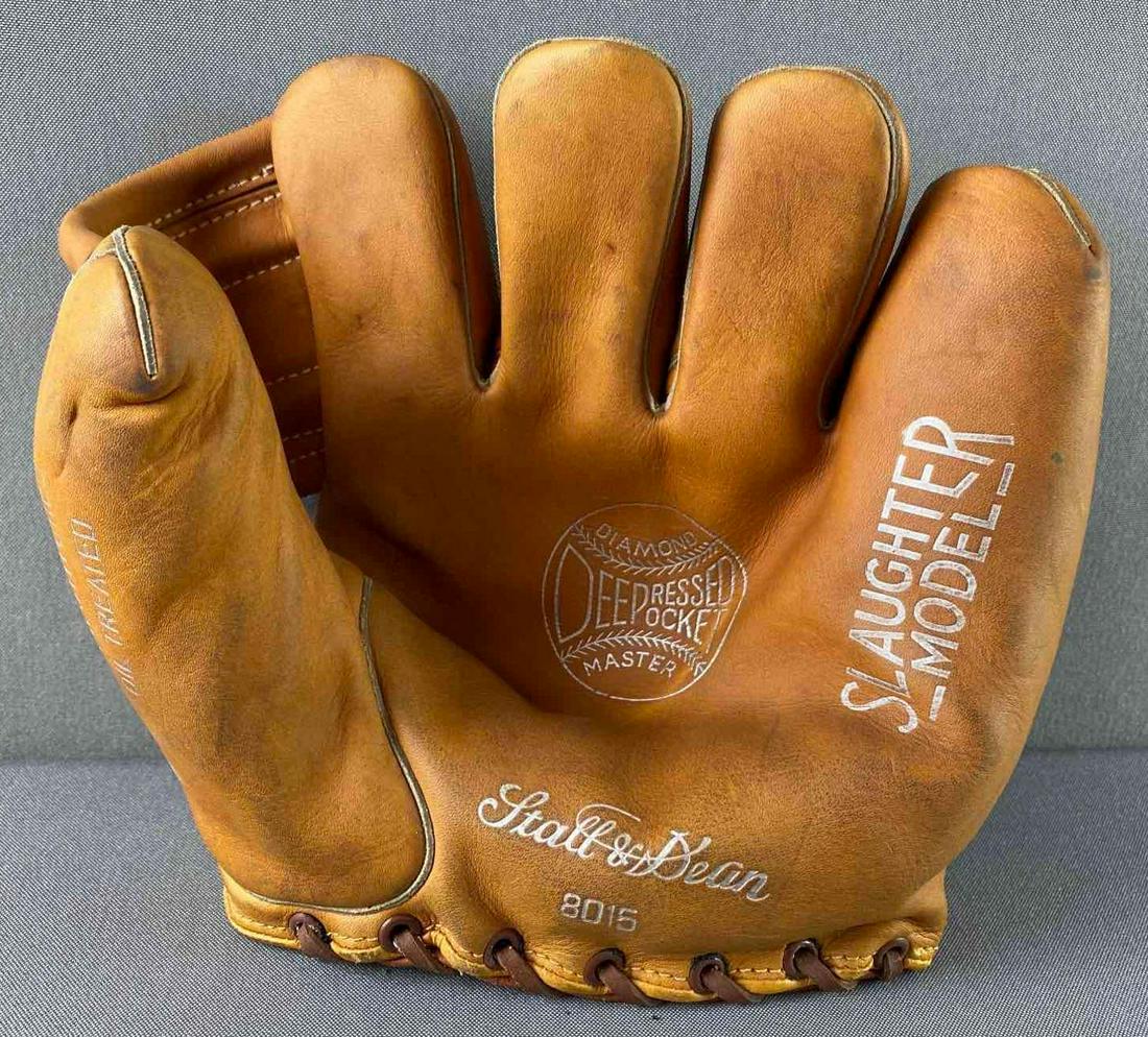 1950s Nokona G54 Bob Lemon Split Finger Baseball Mitt: NOS Left hand FieldRite Pro Line genuine cowhide. Measures 9.5 x 9 inches.