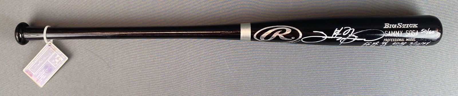 Sammy Sosa Signed Baseball Bat (1 of 6)