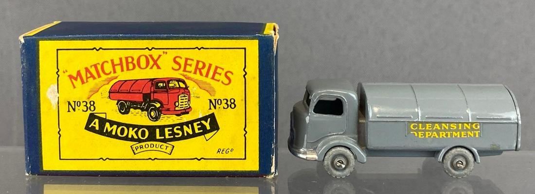 Matchbox No. 38 Karrier Refuse Collector (1 of 8)