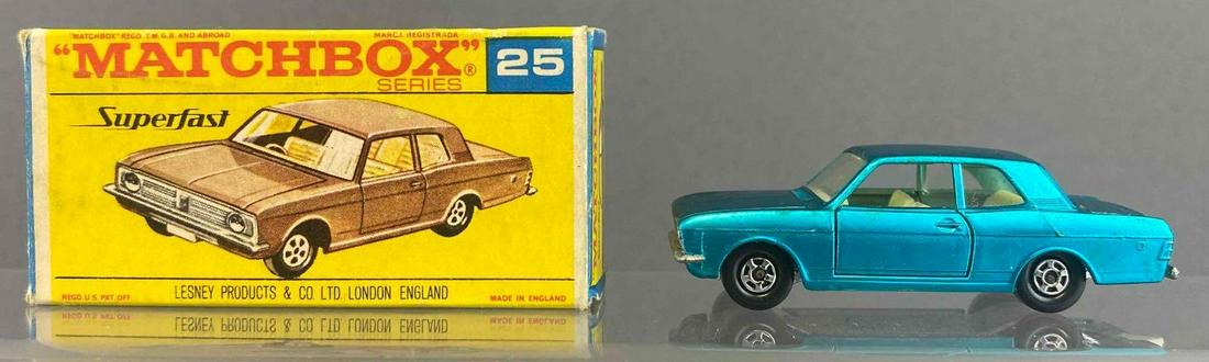 Matchbox Superfast No. 25 Ford Cortina G.T (1 of 8)