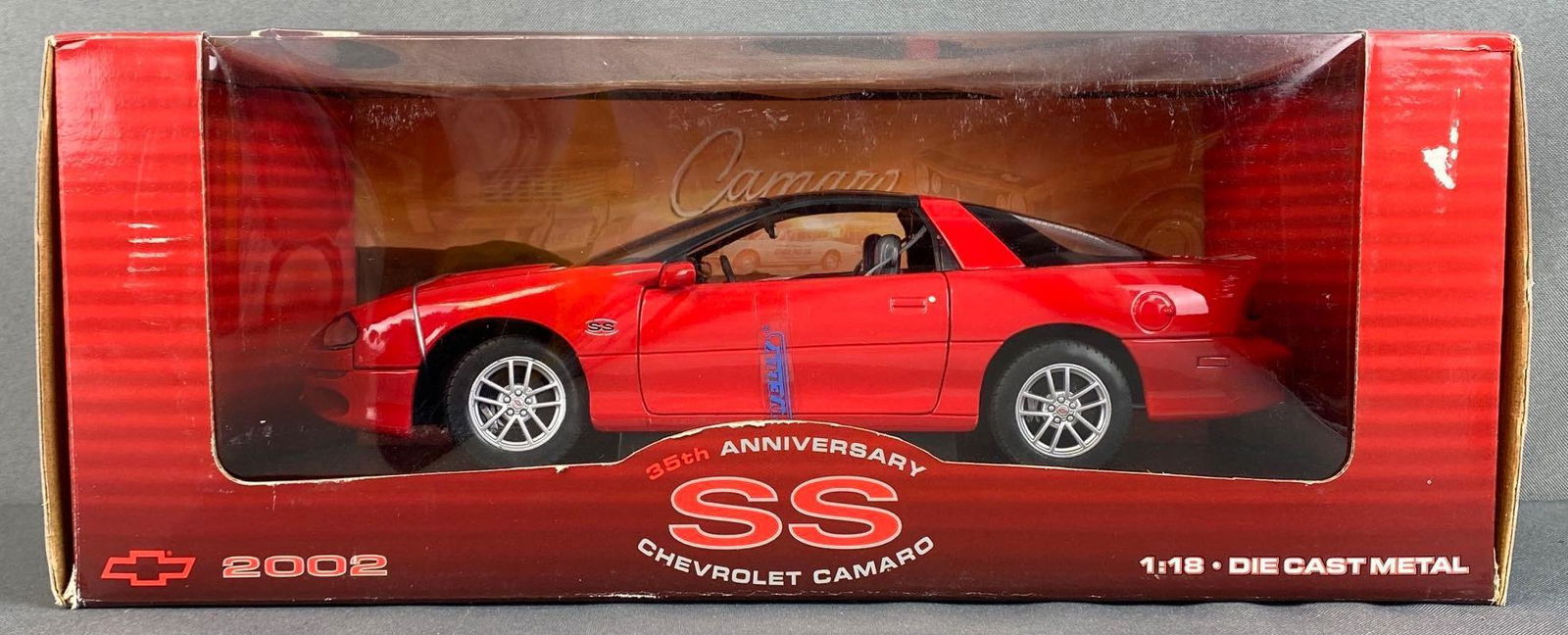 Welly 2002 Chevrolet Camaro Die-Cast Vehicle (1 of 5)