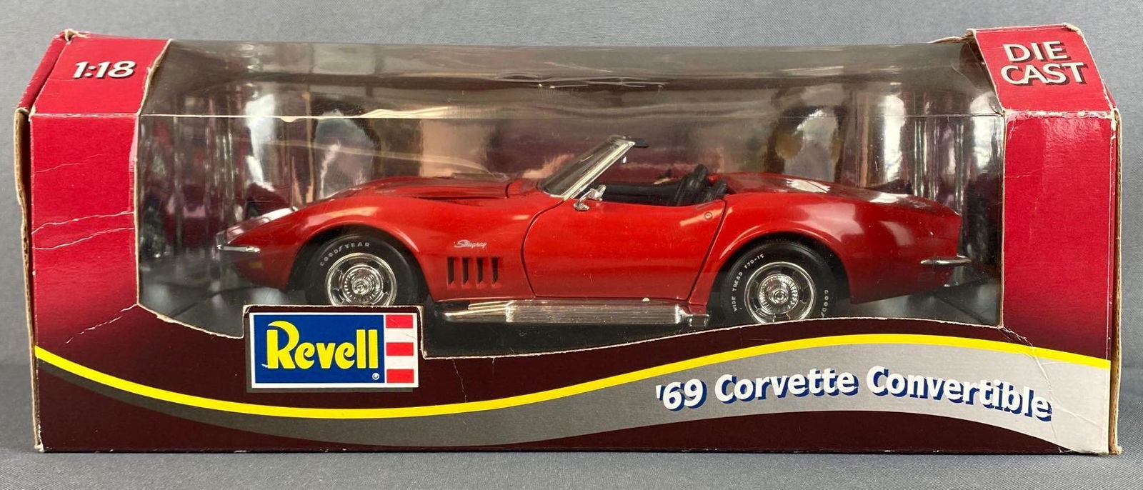 Revell 1969 Corvette Convertible Die-Cast Vehicle (1 of 7)