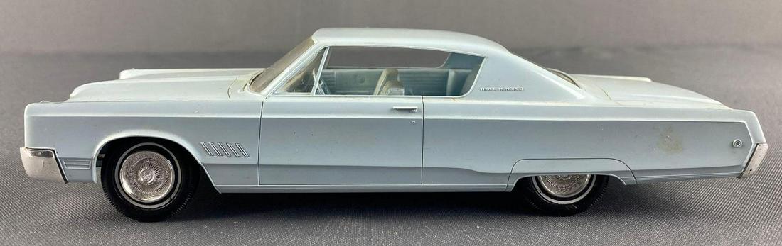 Johan 1968 Chrysler 300 Promo Dealership Car (1 of 6)