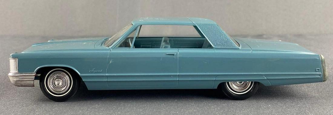 Johan 1968 Chrysler Imperial Crown Dealership Promo Car (1 of 6)