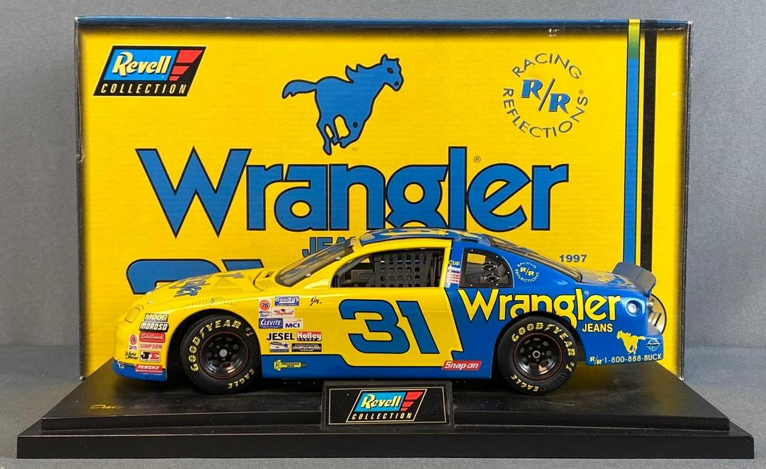 Revell 1997 Dale Earnhardt Jr. Chevrolet Monte Carlo (1 of 12)