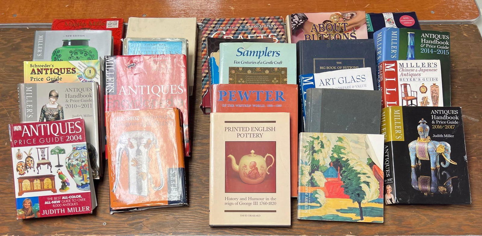 large group of antique price guides and reference books (1 of 4)