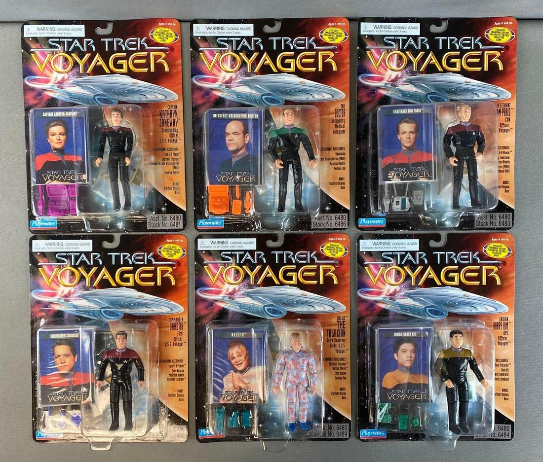 Group if 6 Playmates Star Trek Voyager Action Figures (1 of 6)