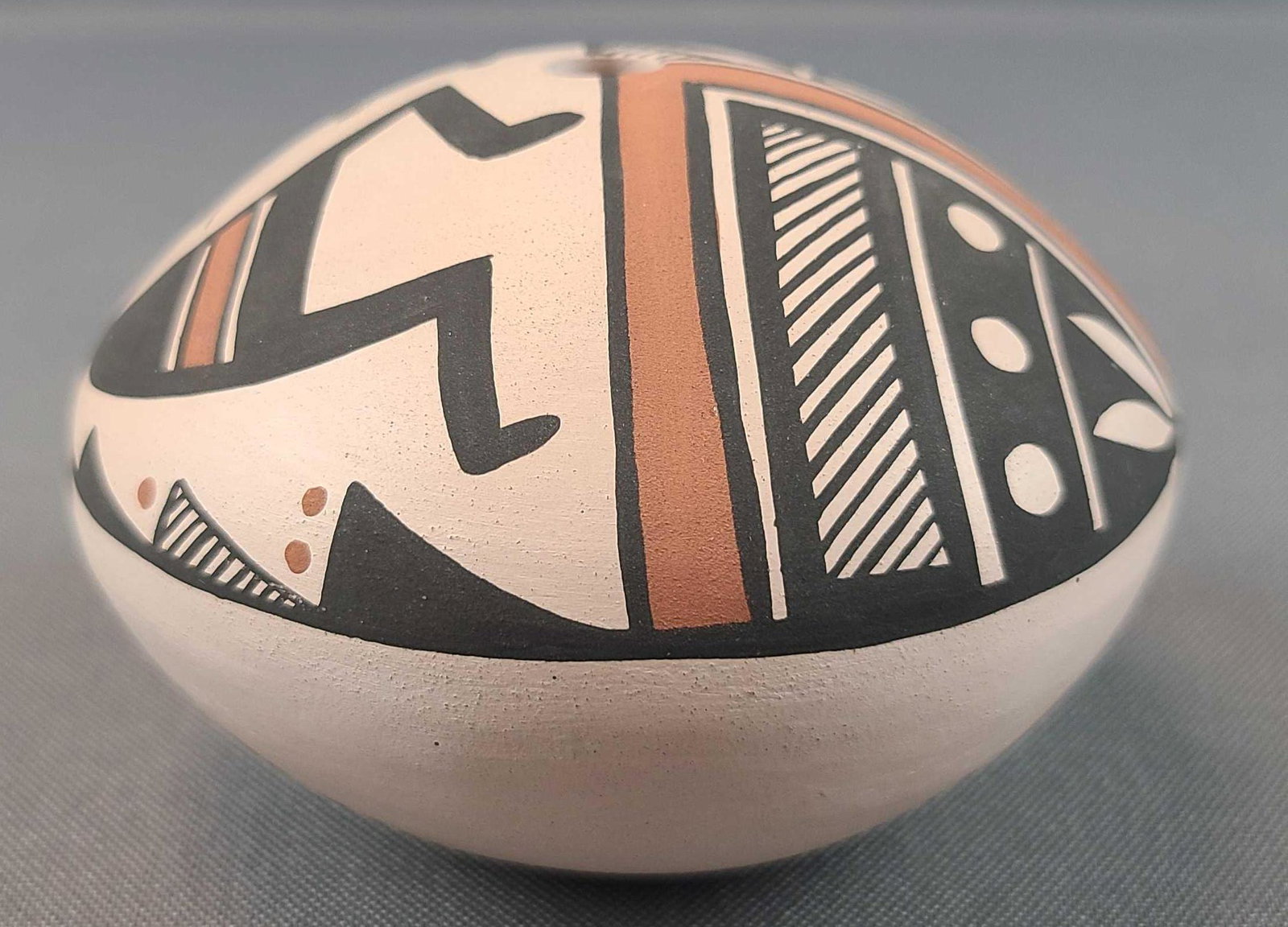 Native American Acoma Pottery Seed Pot (1 of 5)