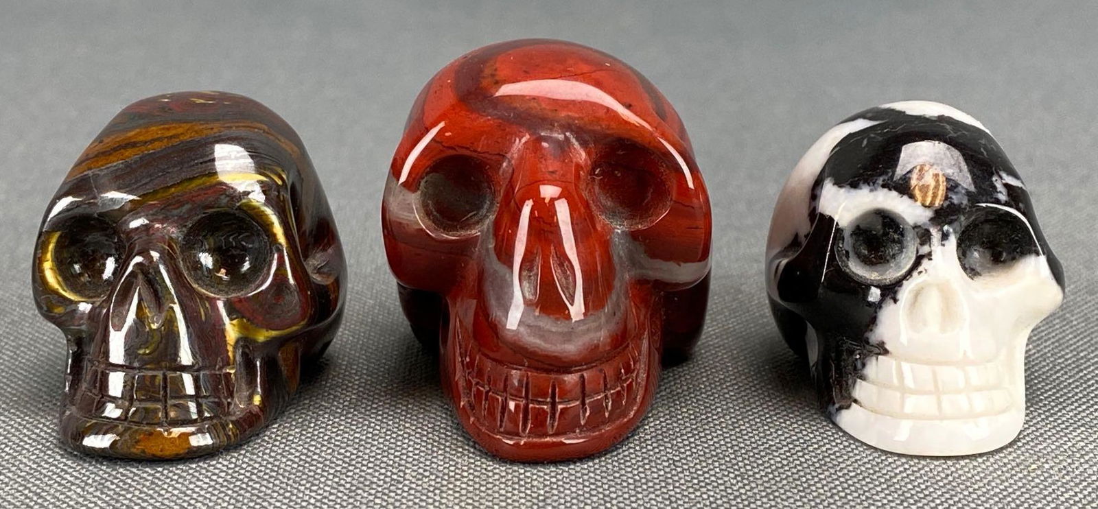 Group of 3 Small Agate Skull Carvings (1 of 6)