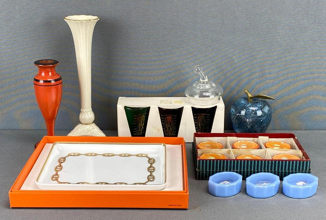 Group of 17 Assorted Ceramic/Glass Items (1 of 12)