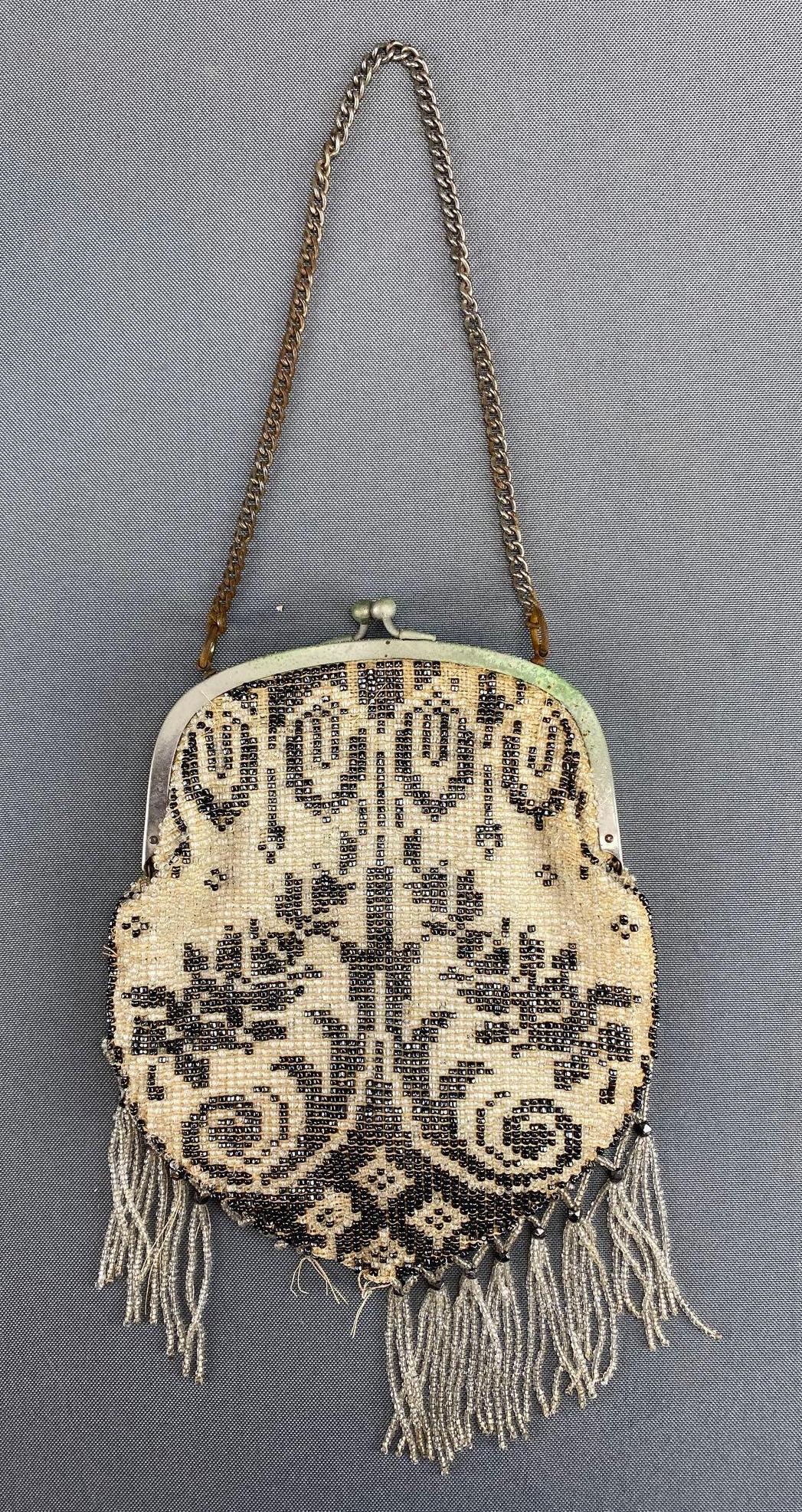 German Beaded Clap Bag (1 of 7)