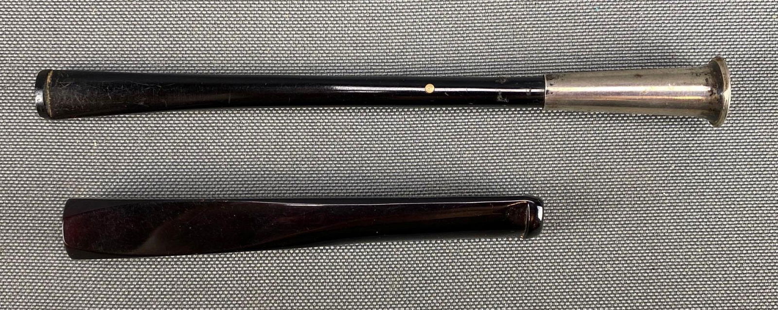 Group of 2 Cigarette Holders (1 of 8)