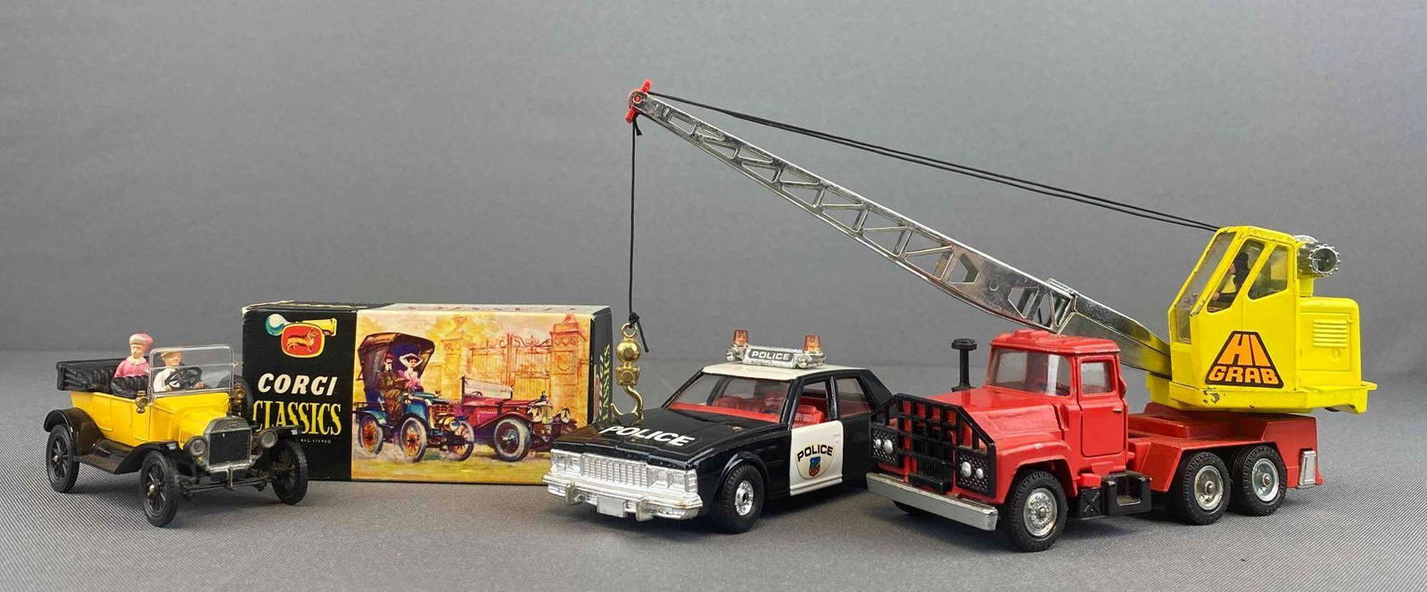 Group of 3 Corgi Toy Vehicles (1 of 6)