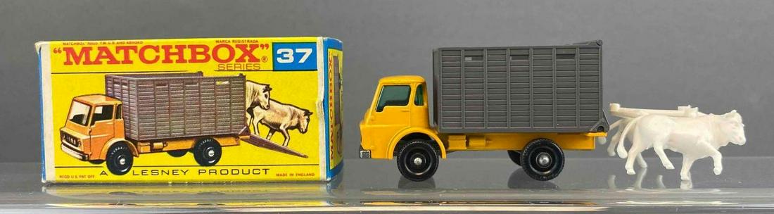 Matchbox No. 37 Cattle Truck (1 of 9)