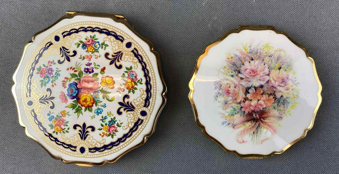 Group of 2 Stratton Floral Vintage Compacts (1 of 3)