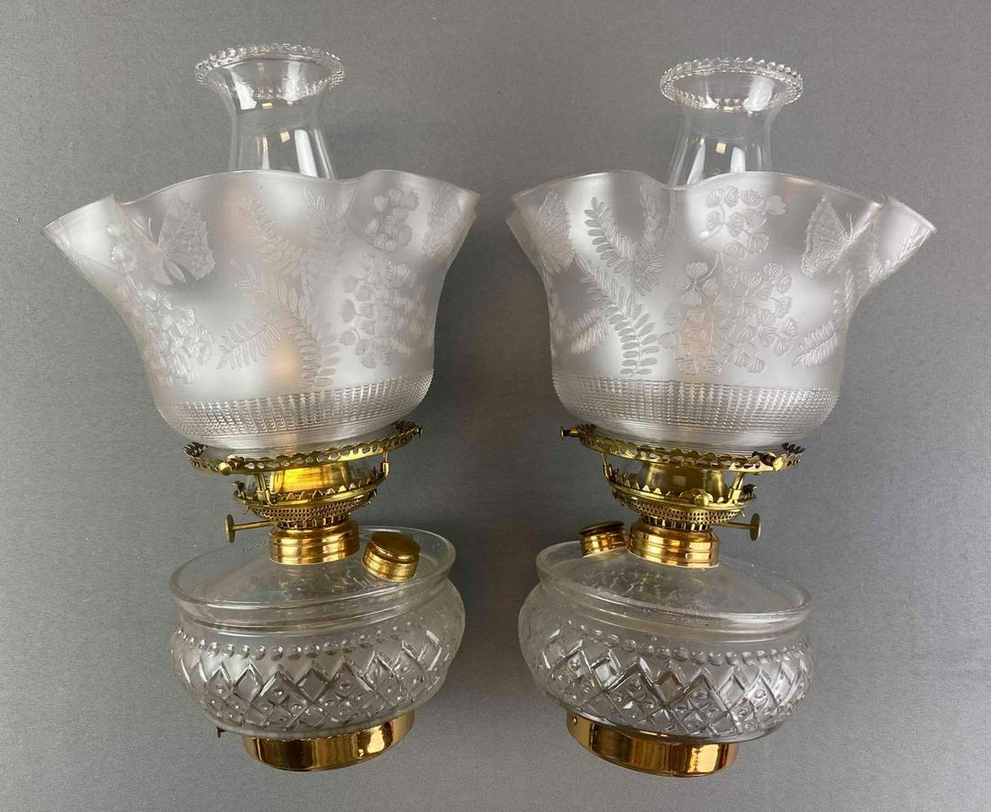 Group of 2 Oil Lamps with Frosted Glass Shades (1 of 5)