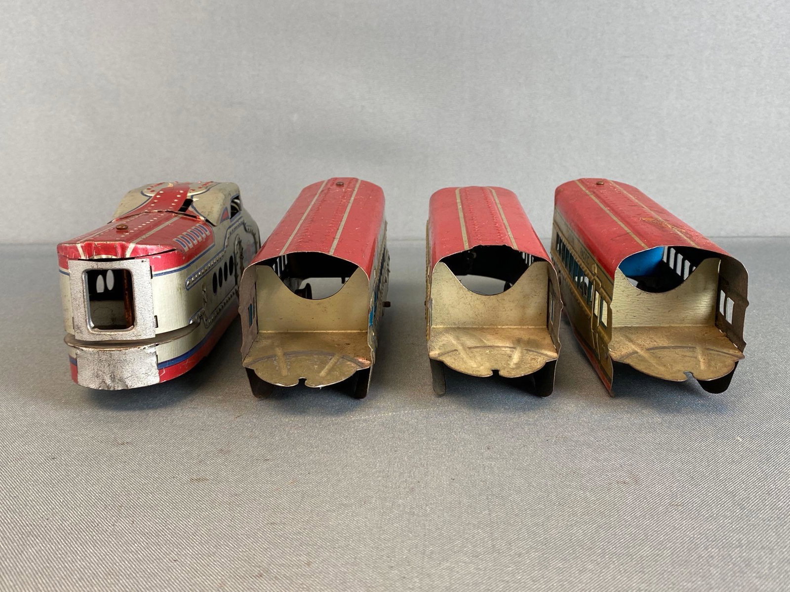 Group of 4 Marx O Scale No. M10005 Diesel Locomotive and Cars: Union Pacific, untested, includes Omaha and Squaw Bonnet, length 8in.